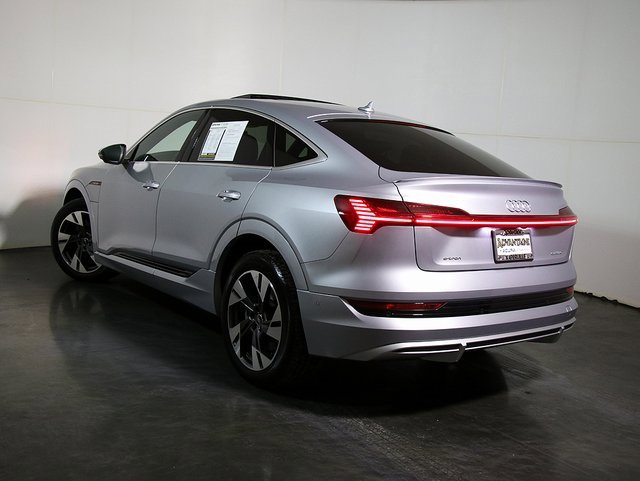 Used 2023 Audi e-tron Premium Plus w/ Premium Plus Package image 2