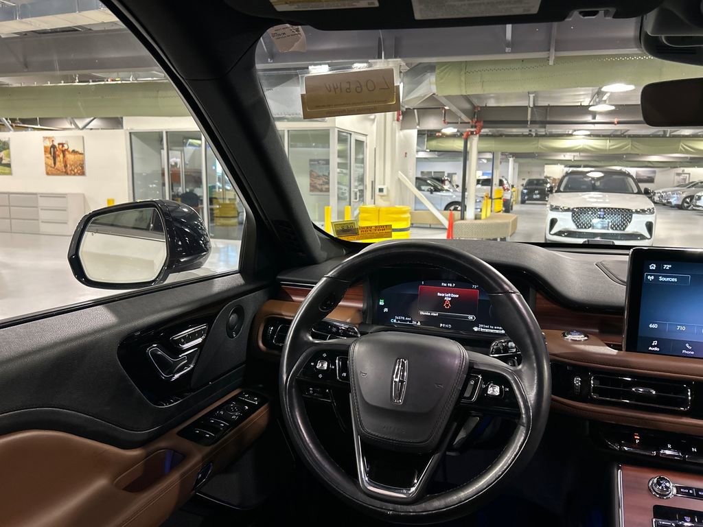 Used 2023 Lincoln Aviator Reserve w/ Elements Package Plus AWD/4WD image 25