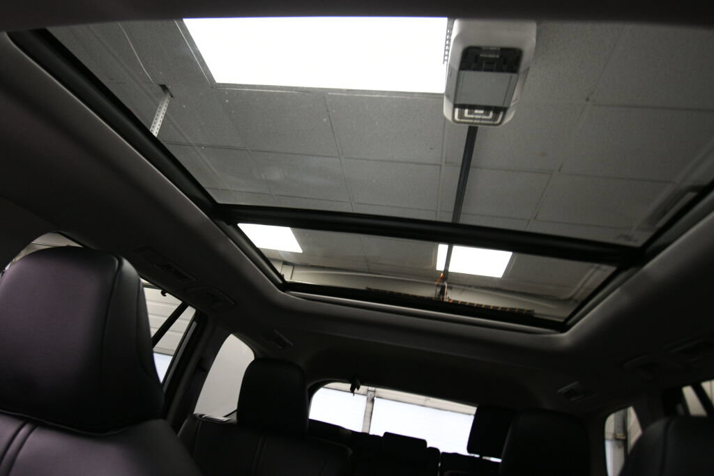 Certified 2025 Toyota Grand Highlander AWD image 19