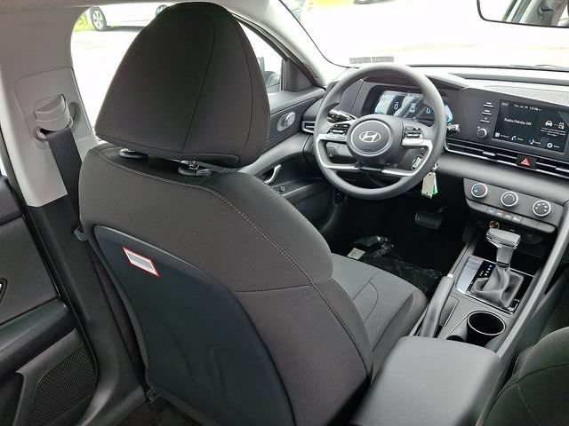 New 2026 Hyundai Elantra SE FWD image 9