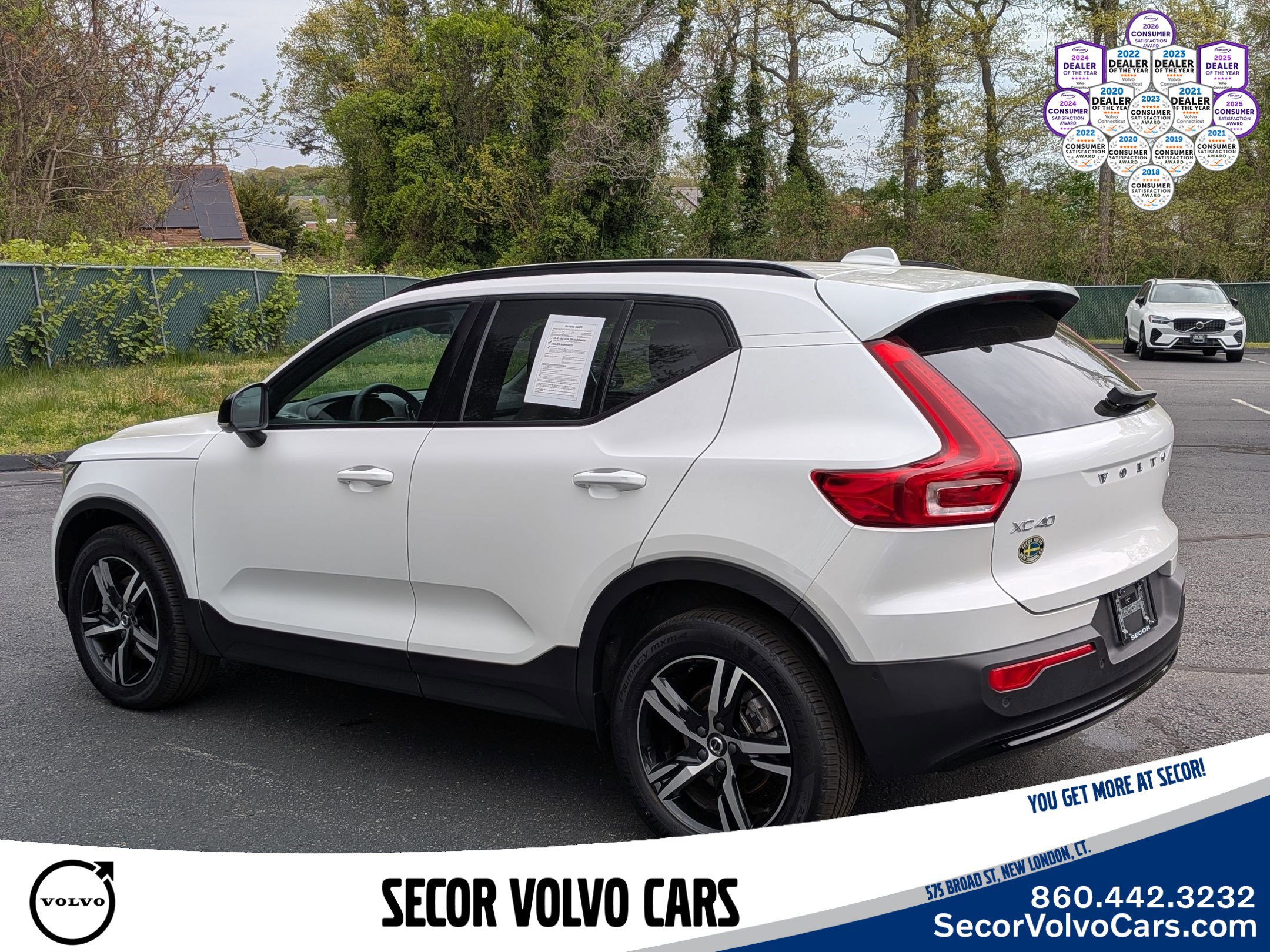 Certified 2023 Volvo XC40 B5 Plus w/ Driver Assist Package AWD/4WD image 8