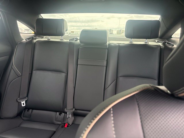 Used 2026 Toyota Crown Platinum AWD/4WD image 4