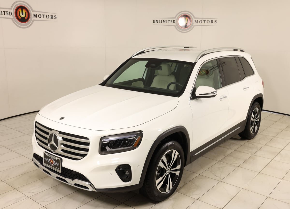 Used 2025 Mercedes-Benz GLB 250 4MATIC image 35