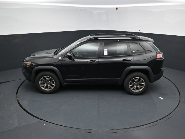 Used 2022 Jeep Cherokee Trailhawk AWD/4WD image 38