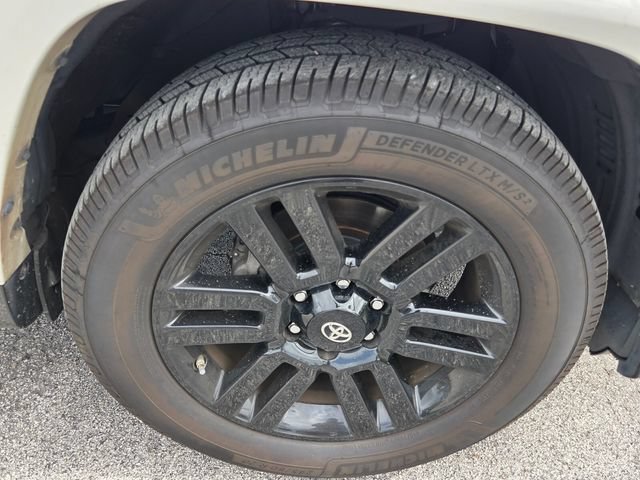 Used 2019 Toyota 4Runner Limited RWD image 9