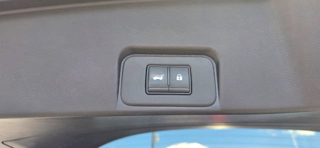 Used 2025 Nissan Rogue SV AWD/4WD image 8