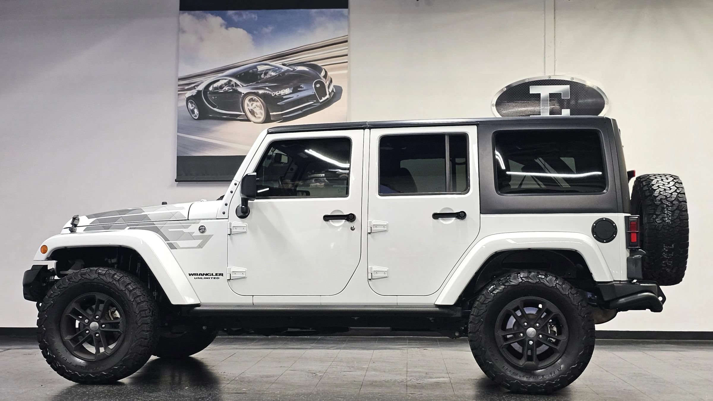 Used 2017 Jeep Wrangler Unlimited Sahara AWD/4WD image 24