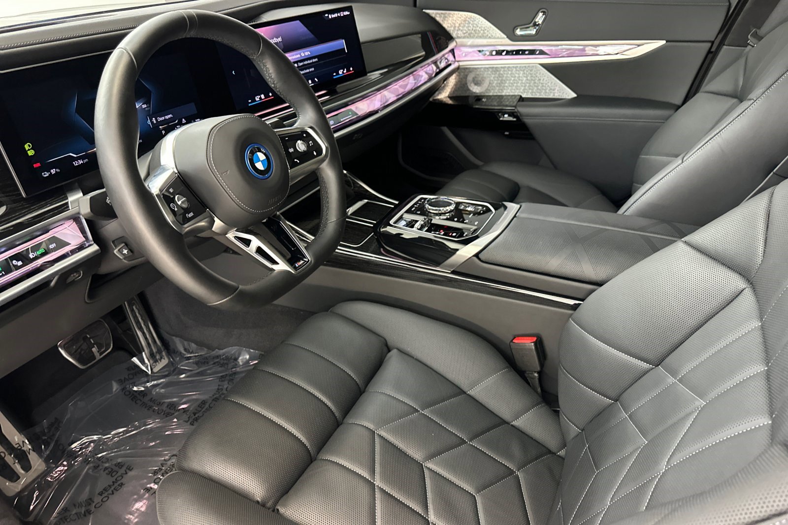 Certified 2024 BMW i7 xDrive60 AWD/4WD image 4