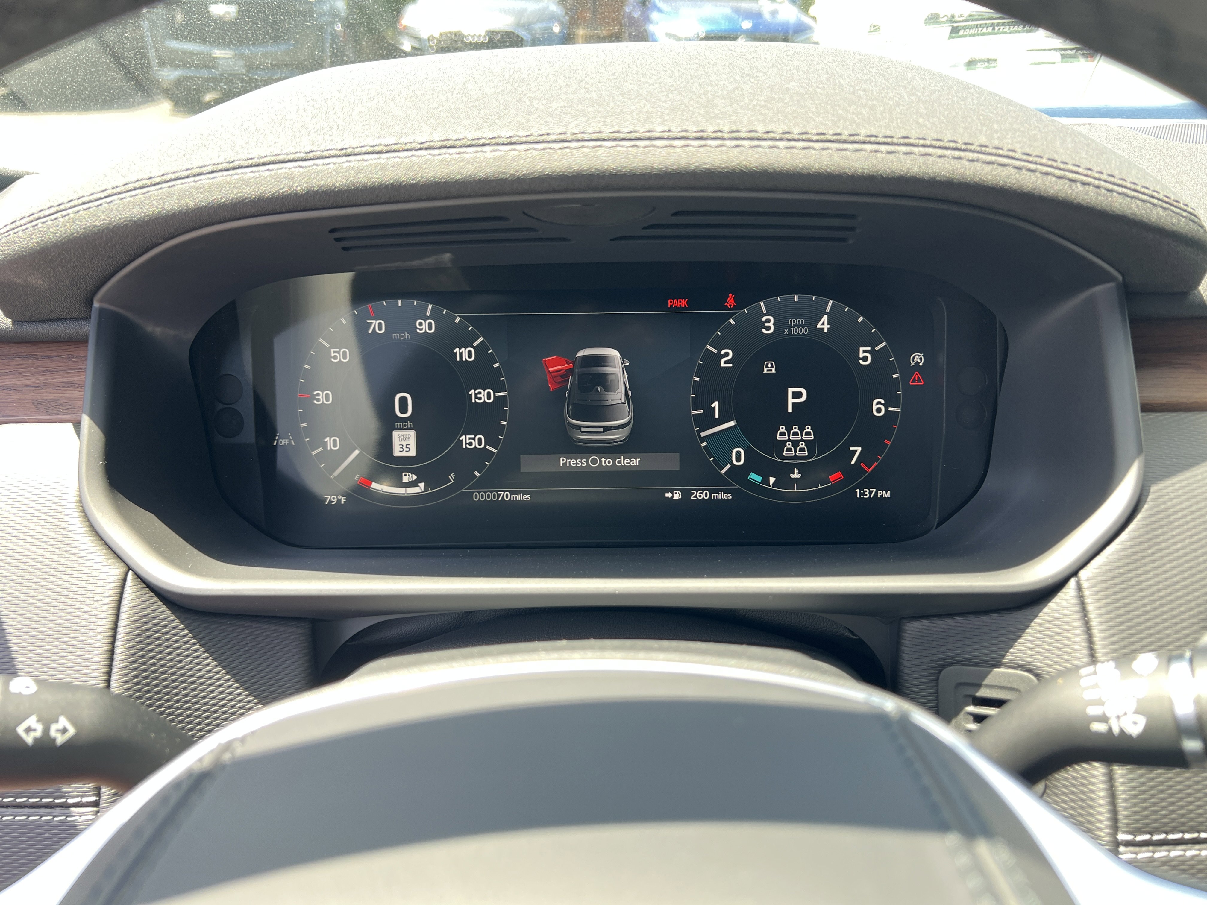 New 2024 Land Rover Discovery Dynamic SE image 25