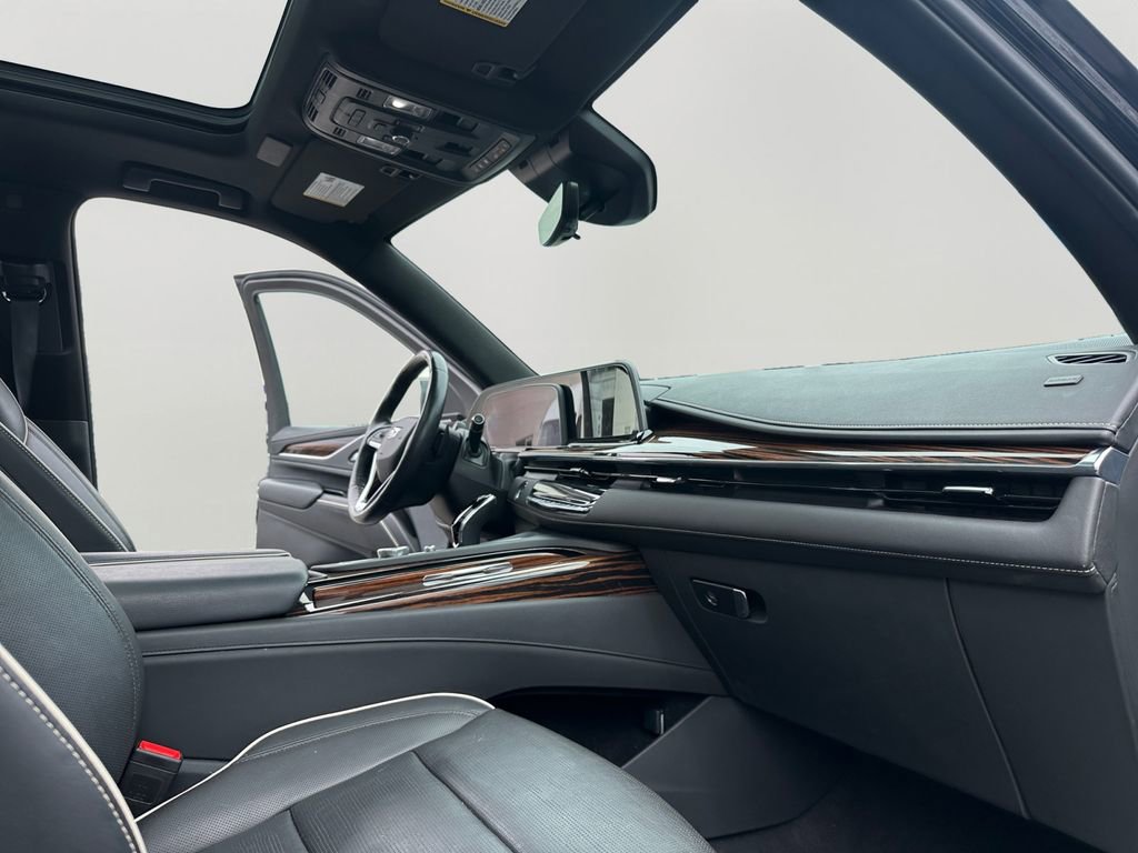 Used 2023 Cadillac Escalade ESV Premium Luxury image 11