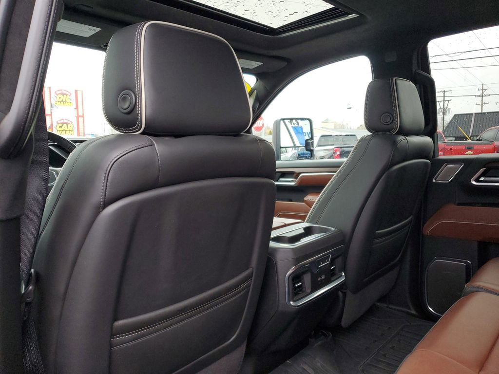 Used 2024 GMC Sierra 3500 Denali Ultimate image 32