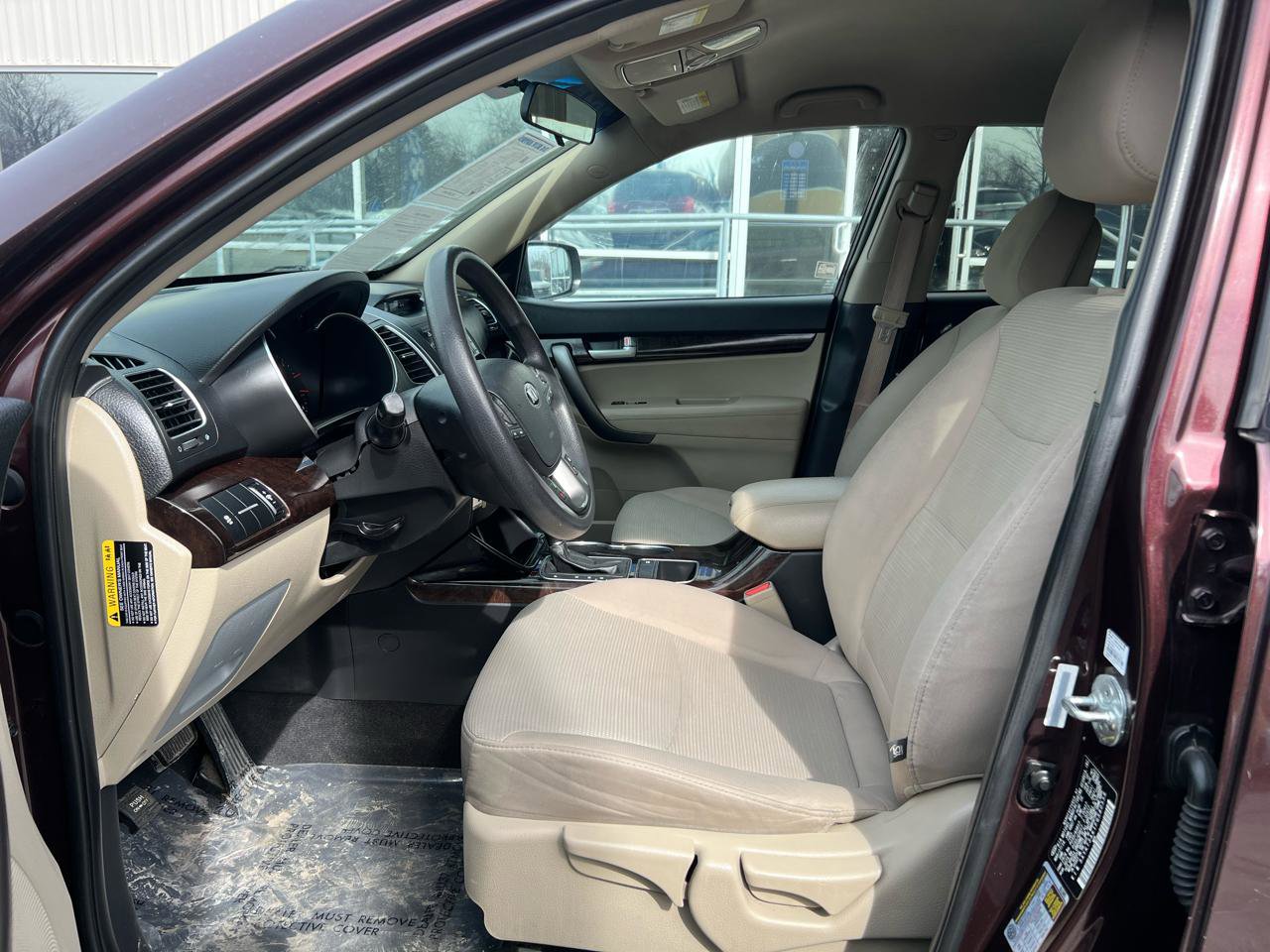 Used 2015 Kia Sorento LX image 11