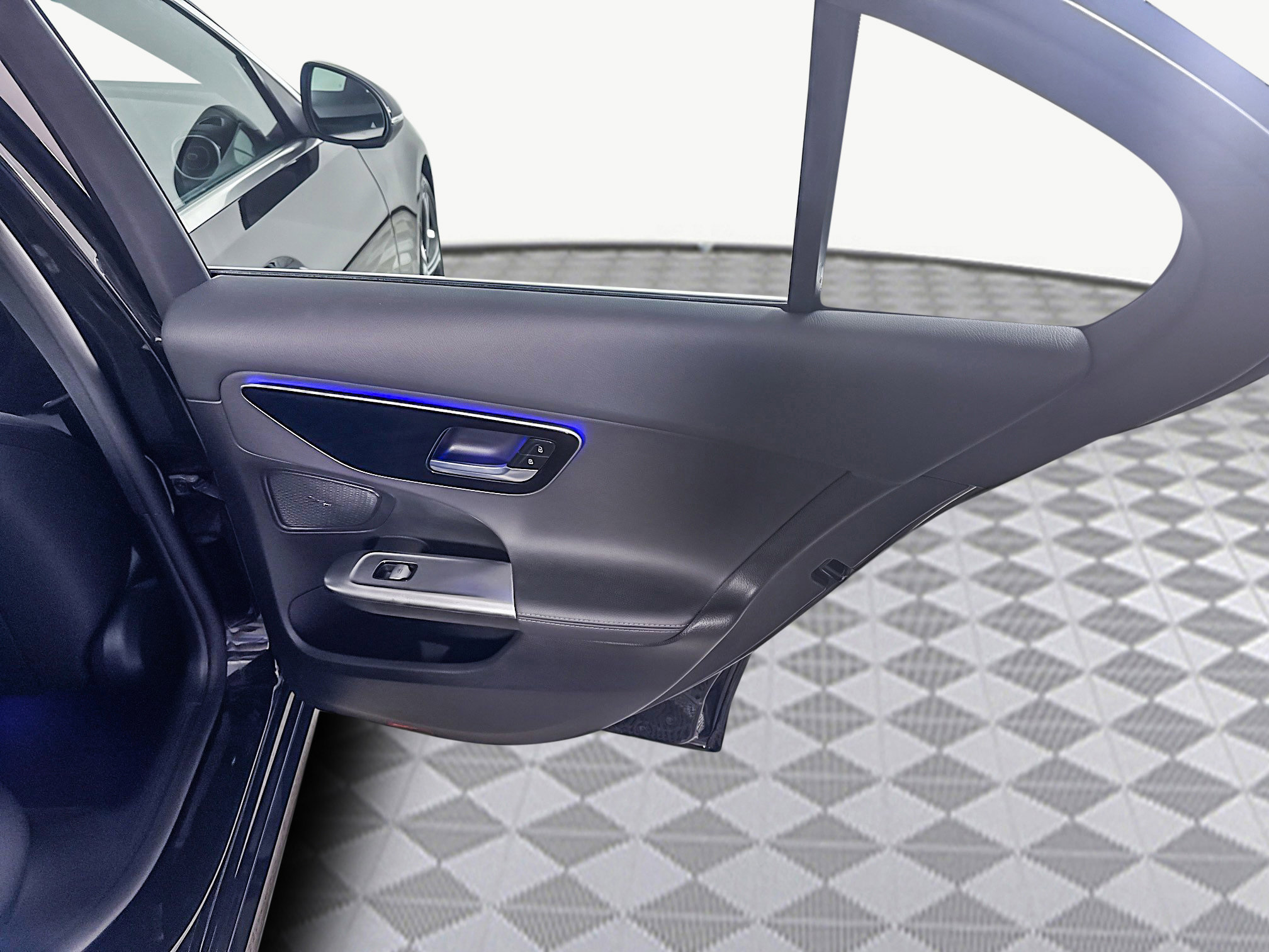 Used 2025 Mercedes-Benz C 300 Sedan image 28