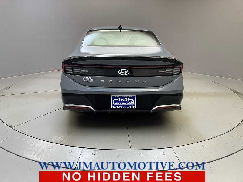 Used 2024 Hyundai Sonata SEL FWD image 4