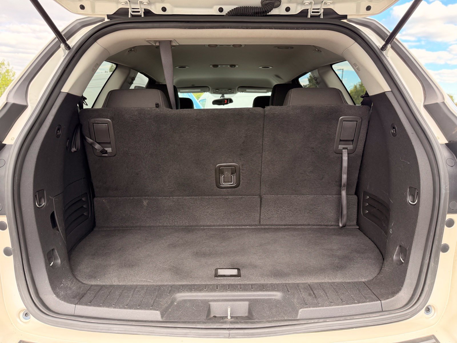 Used 2015 Chevrolet Traverse LT AWD/4WD image 22