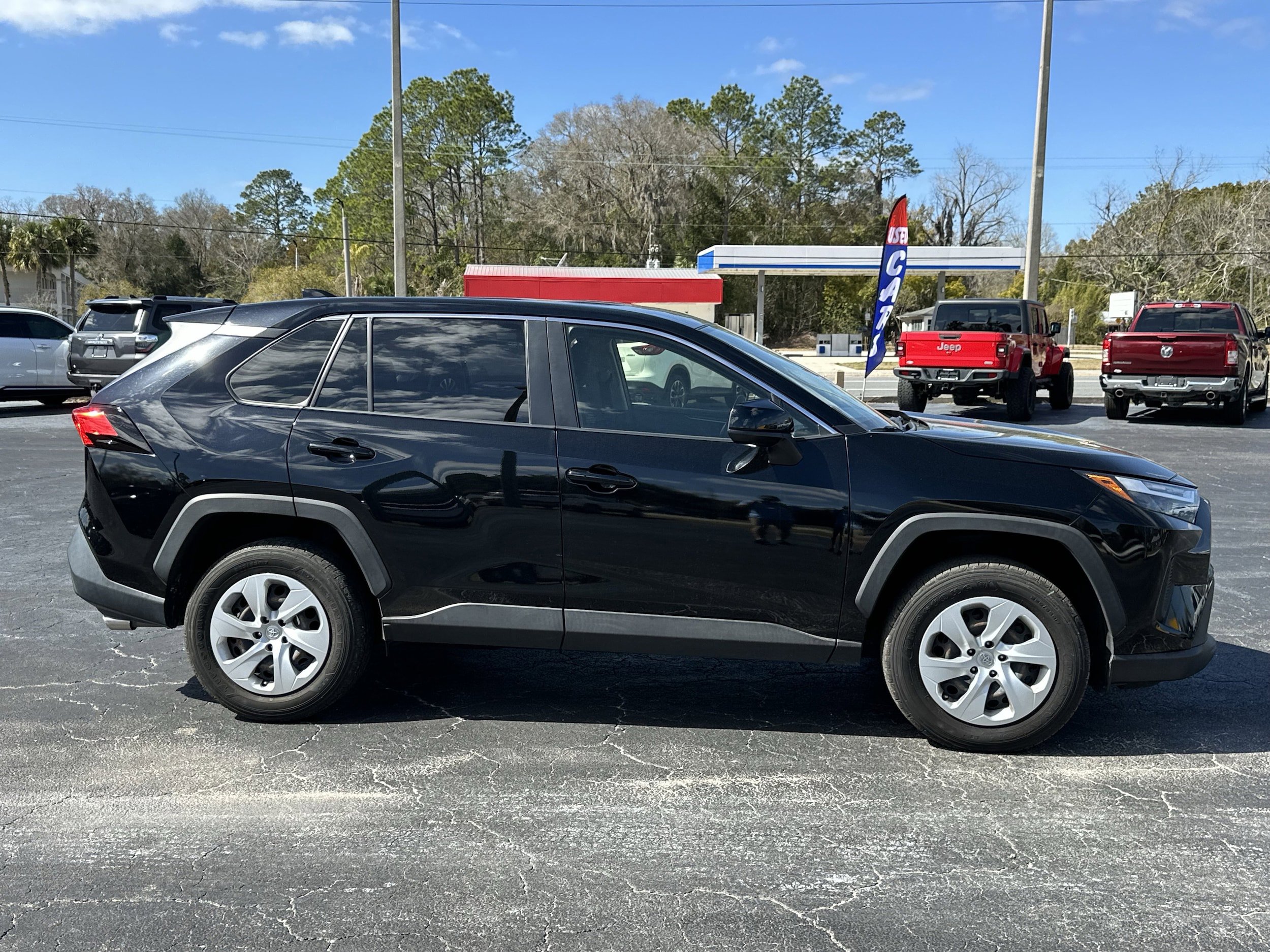 Used 2023 Toyota RAV4 LE image 3