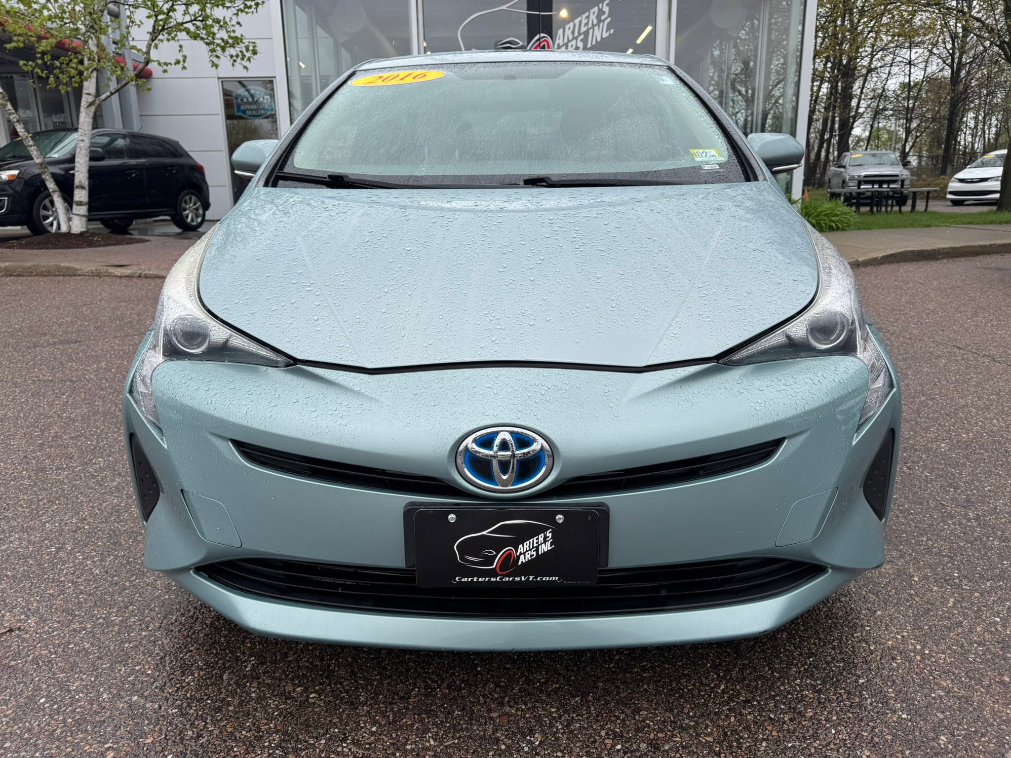 Used 2016 Toyota Prius Two w/ Preferred Accessory Package FWD image 3