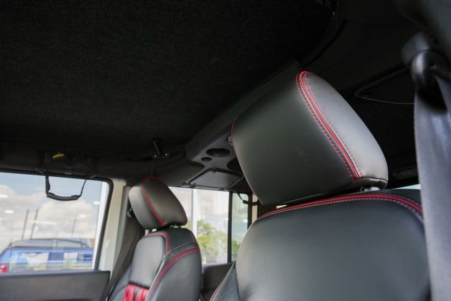 Used 2016 Jeep Wrangler Unlimited Rubicon w/ Connectivity Group image 24