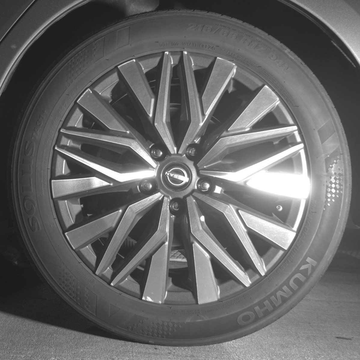 Used 2025 Nissan Altima 2.5 SV FWD image 14