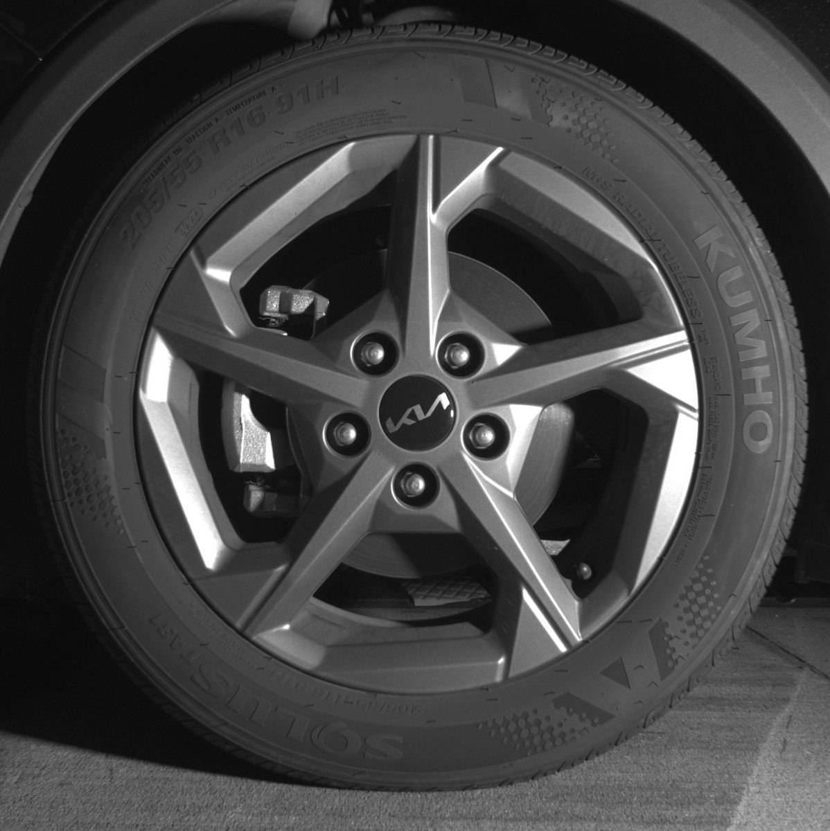 Used 2025 Kia K4 LXS image 12