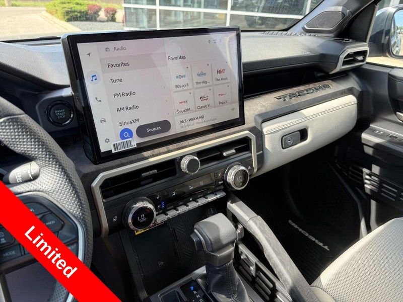Used 2025 Toyota Tacoma Limited AWD/4WD image 27