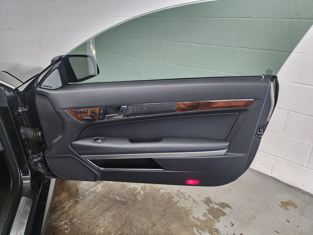 Used 2010 Mercedes-Benz E 550 Coupe image 29