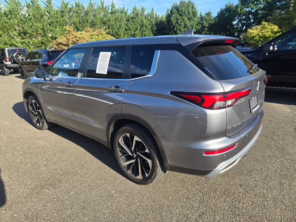 Used 2024 Mitsubishi Outlander SE AWD/4WD image 5