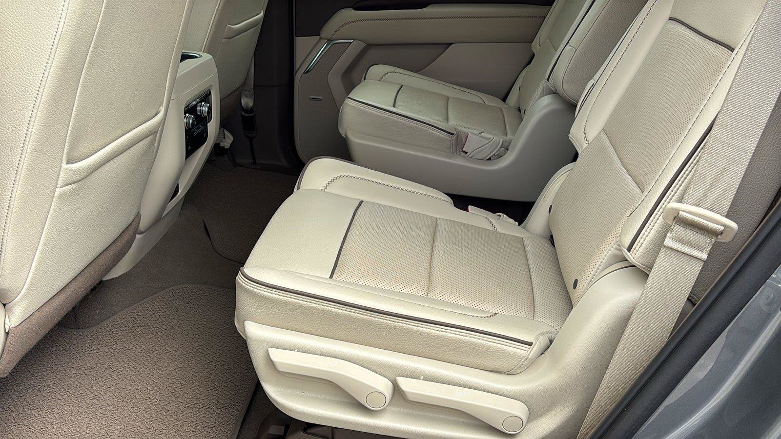 Used 2022 GMC Yukon Denali AWD/4WD image 18