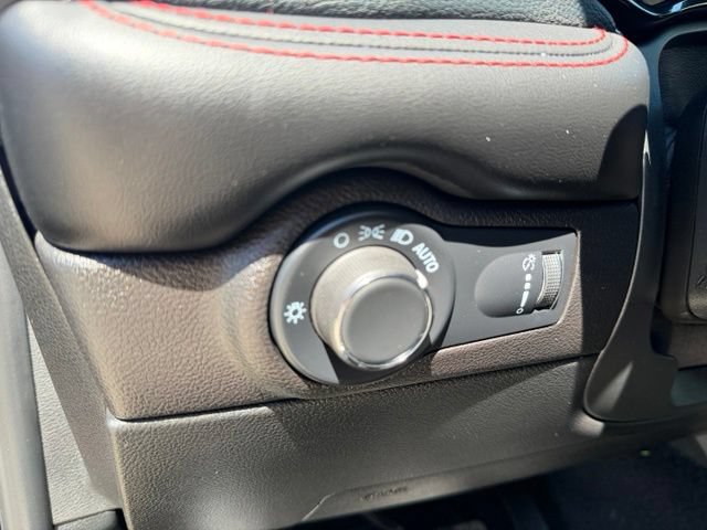Used 2025 Dodge Durango GT AWD/4WD image 17