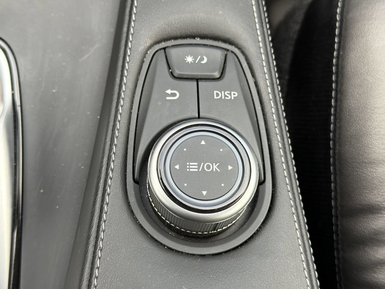 Used 2022 INFINITI QX50 Luxe FWD image 8