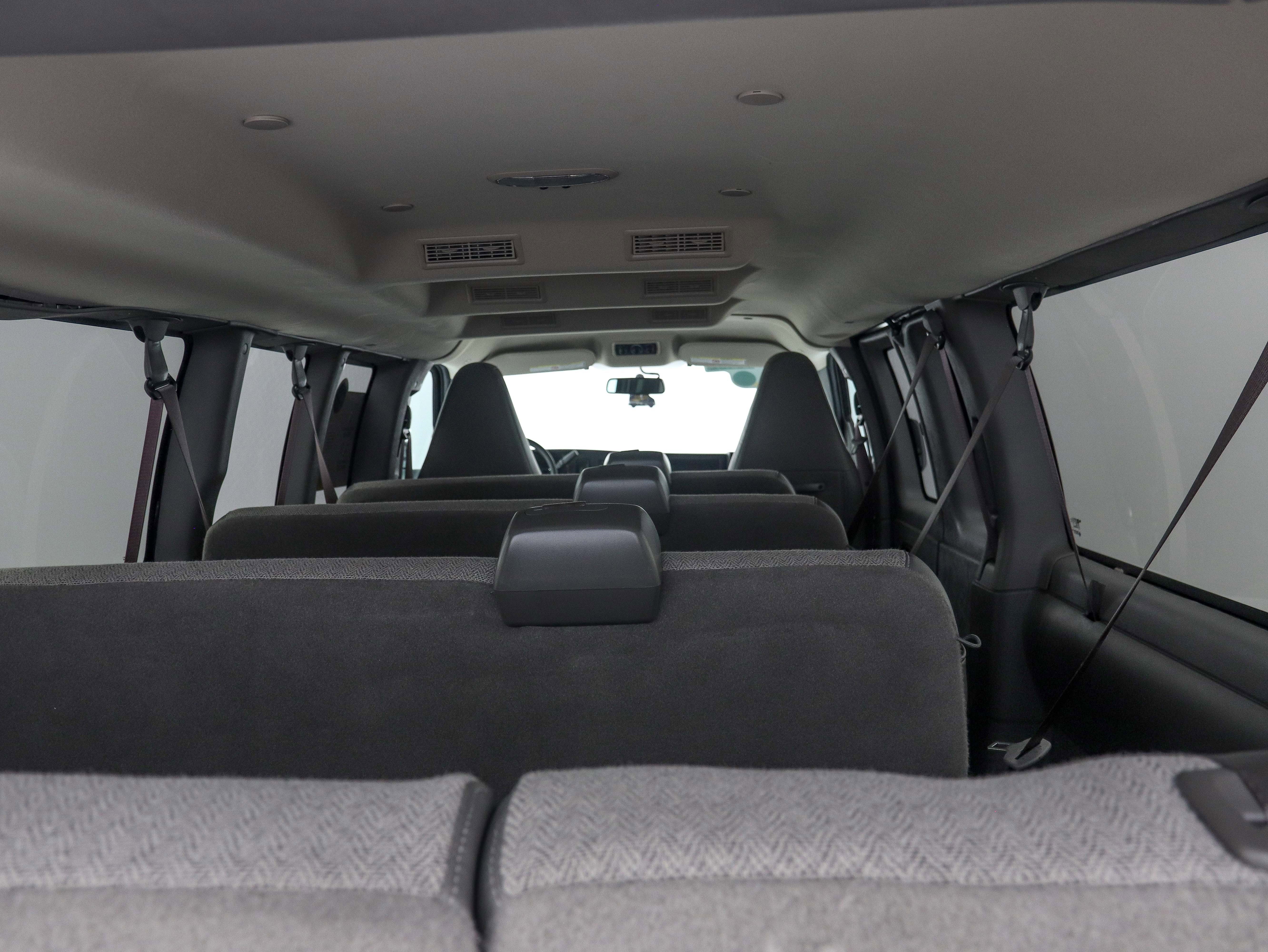 Used 2022 Chevrolet Express 3500 LS RWD image 13