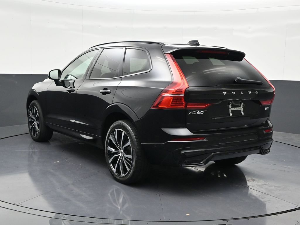 Used 2024 Volvo XC60 B5 Plus image 3