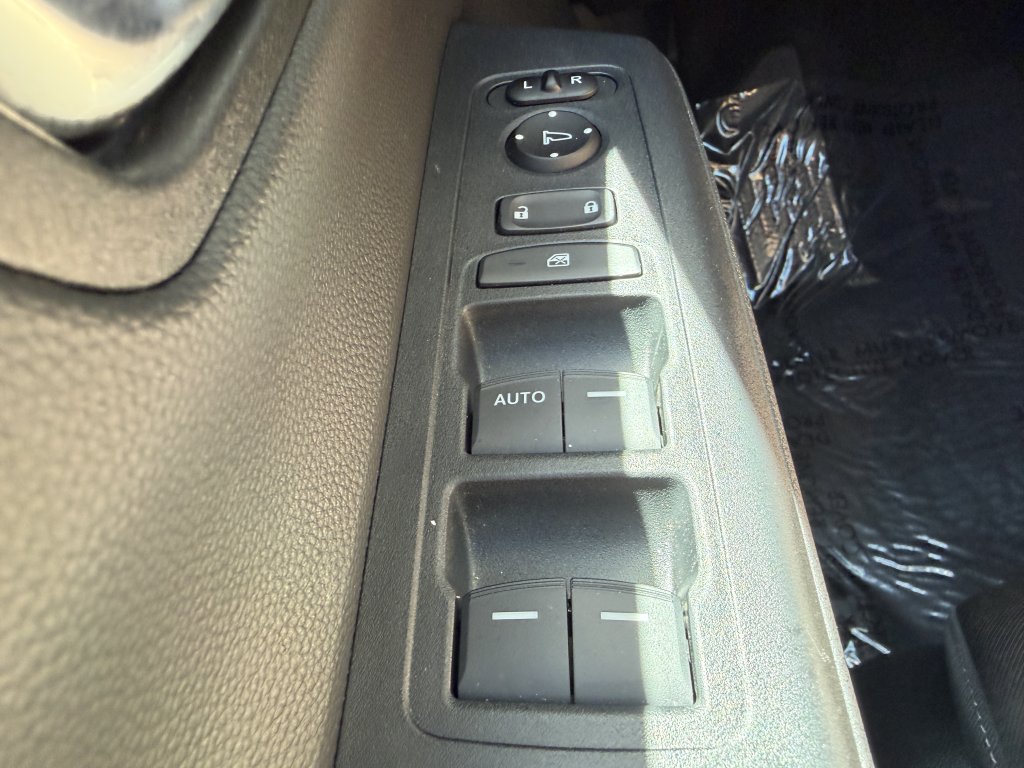 Used 2025 Honda CR-V LX image 27