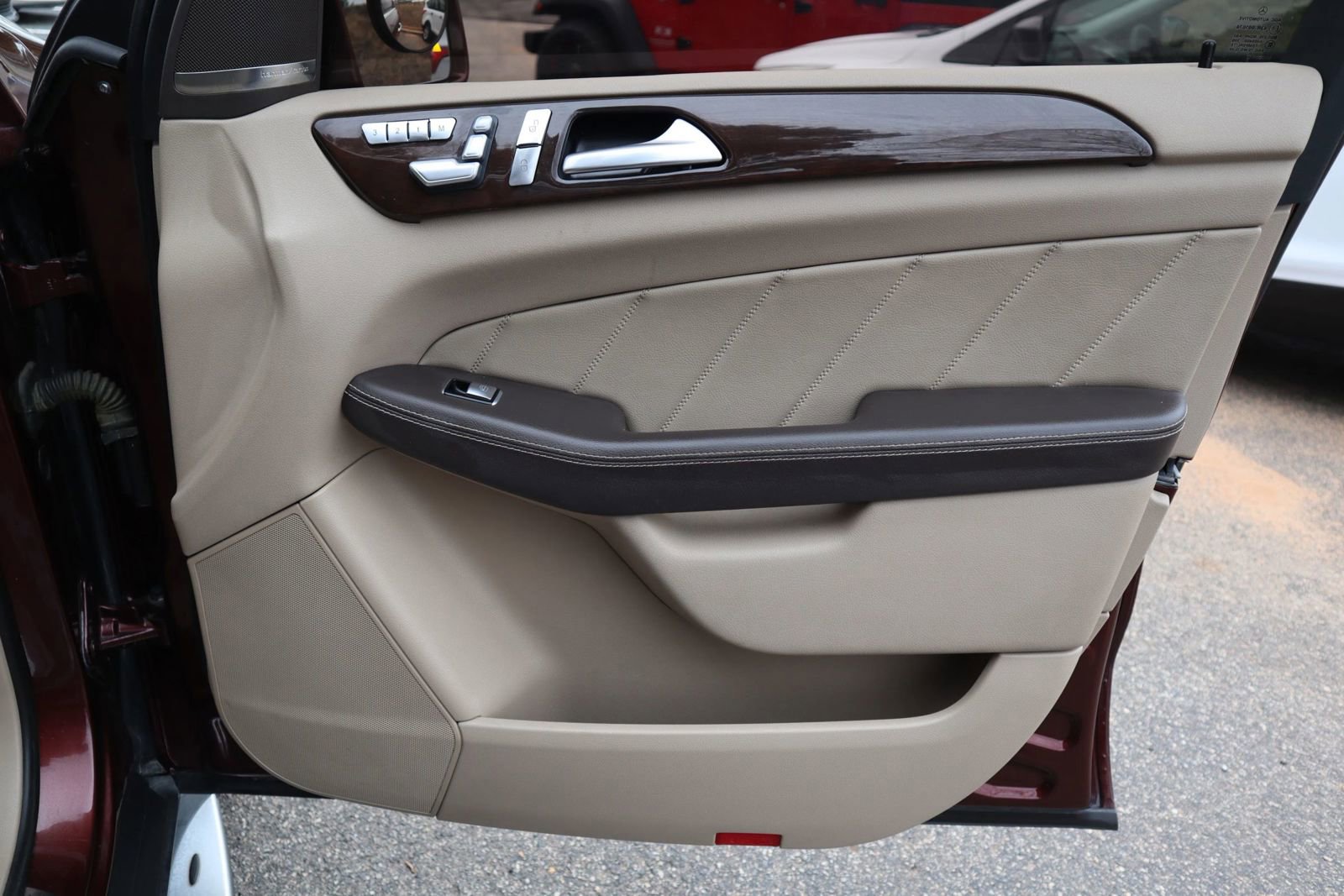 Used 2015 Mercedes-Benz GL 320 BlueTEC 4MATIC w/ Premium I Package image 21