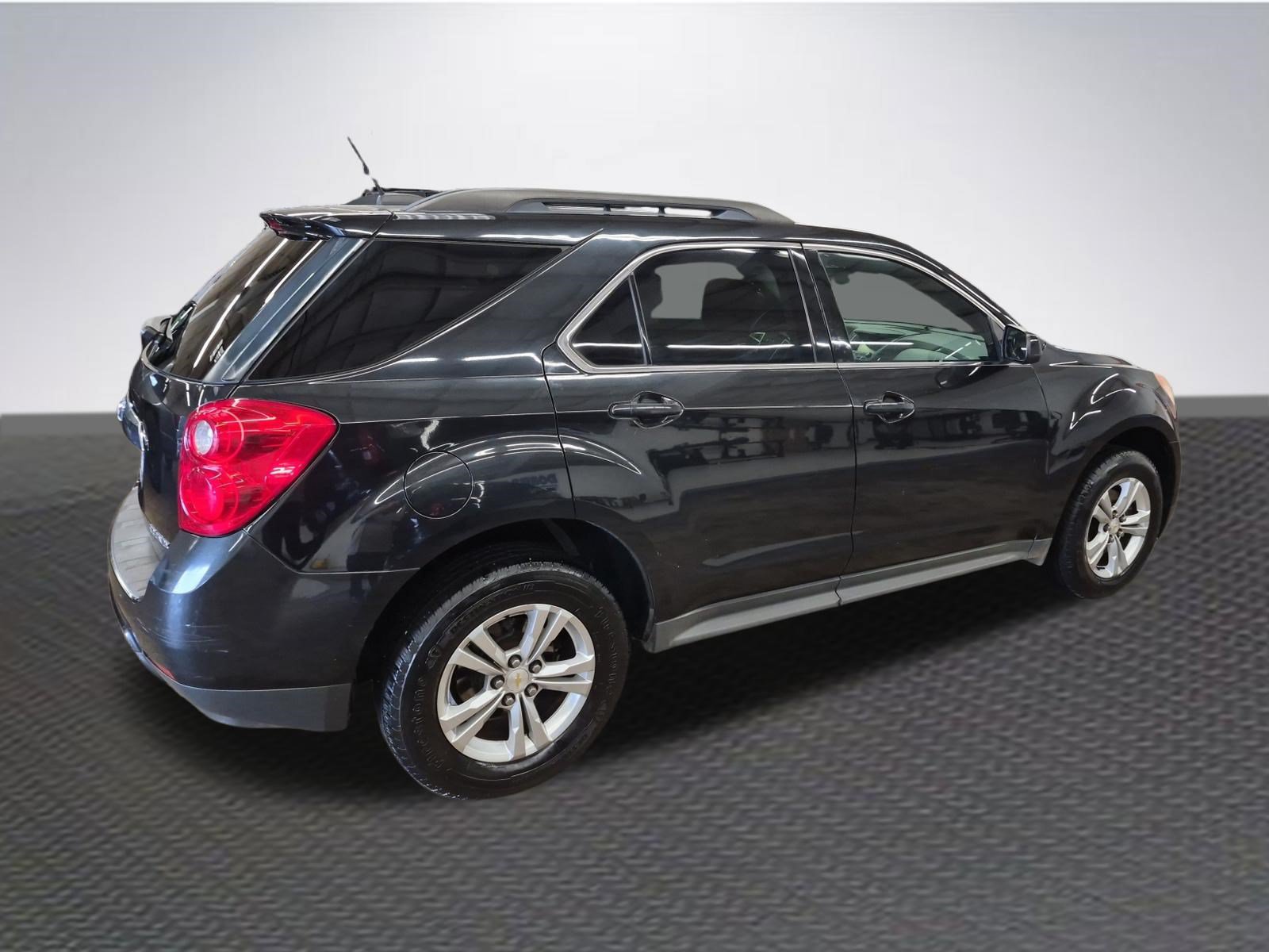 Used 2015 Chevrolet Equinox LT w/ Driver Convenience Package FWD image 4