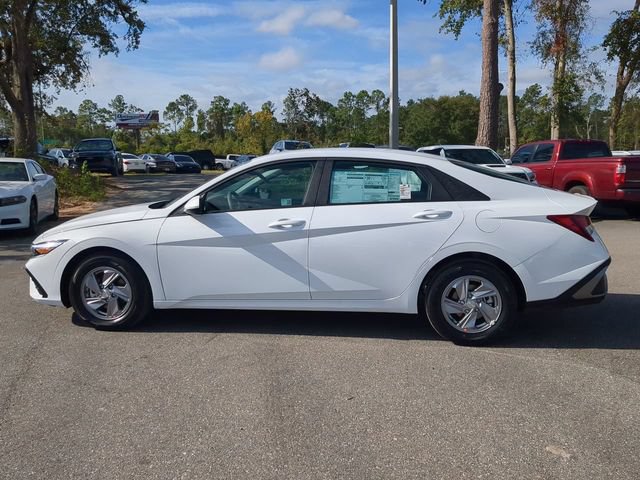 New 2026 Hyundai Elantra SE FWD image 8
