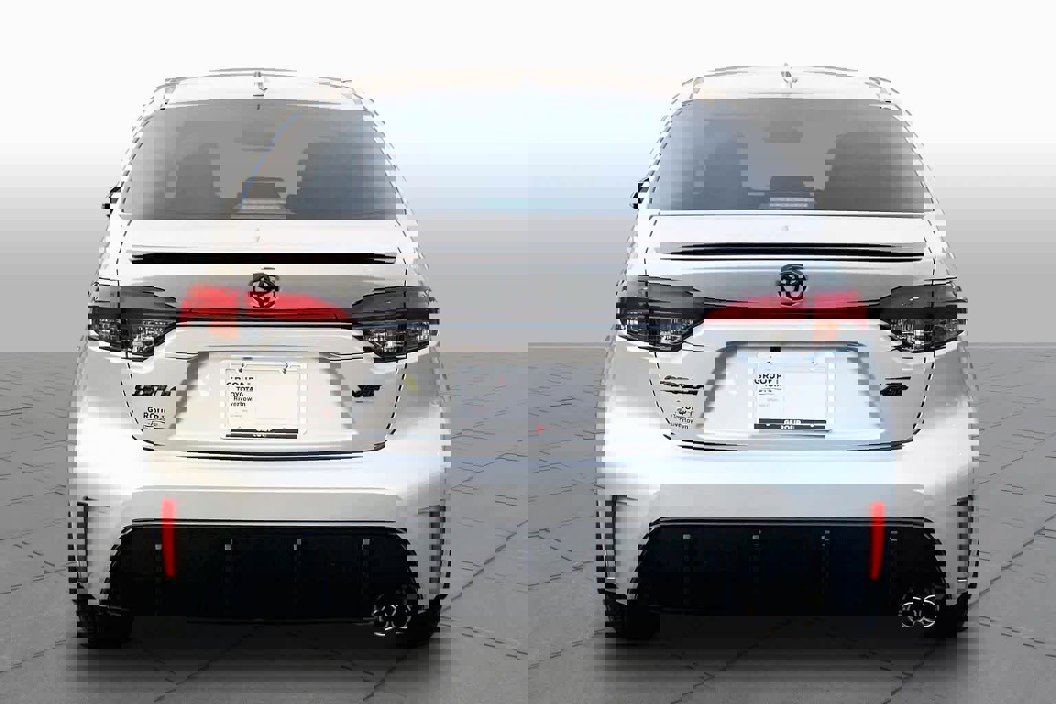 Used 2024 Toyota Corolla XSE FWD image 5