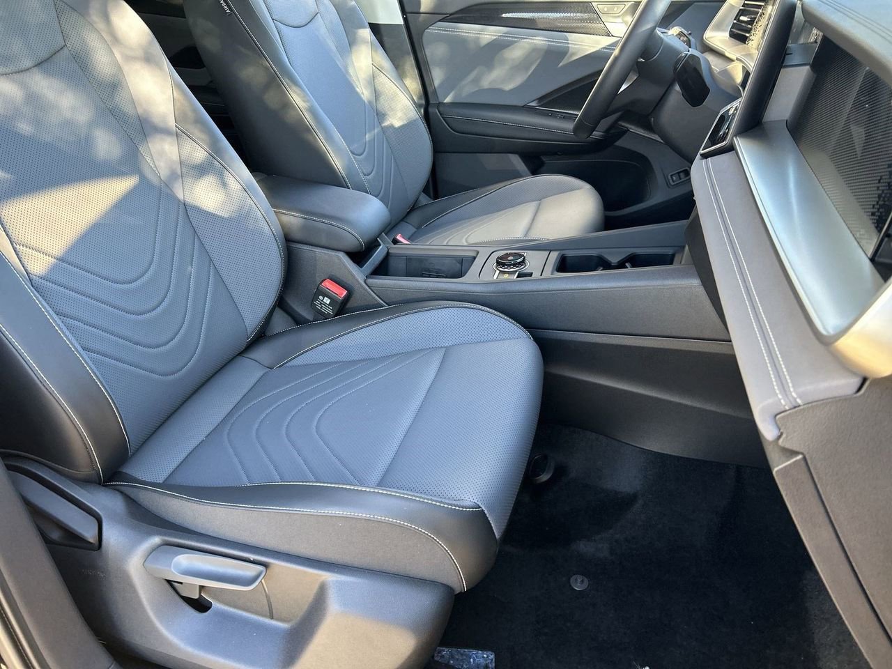 New 2026 Volkswagen Tiguan SE image 7