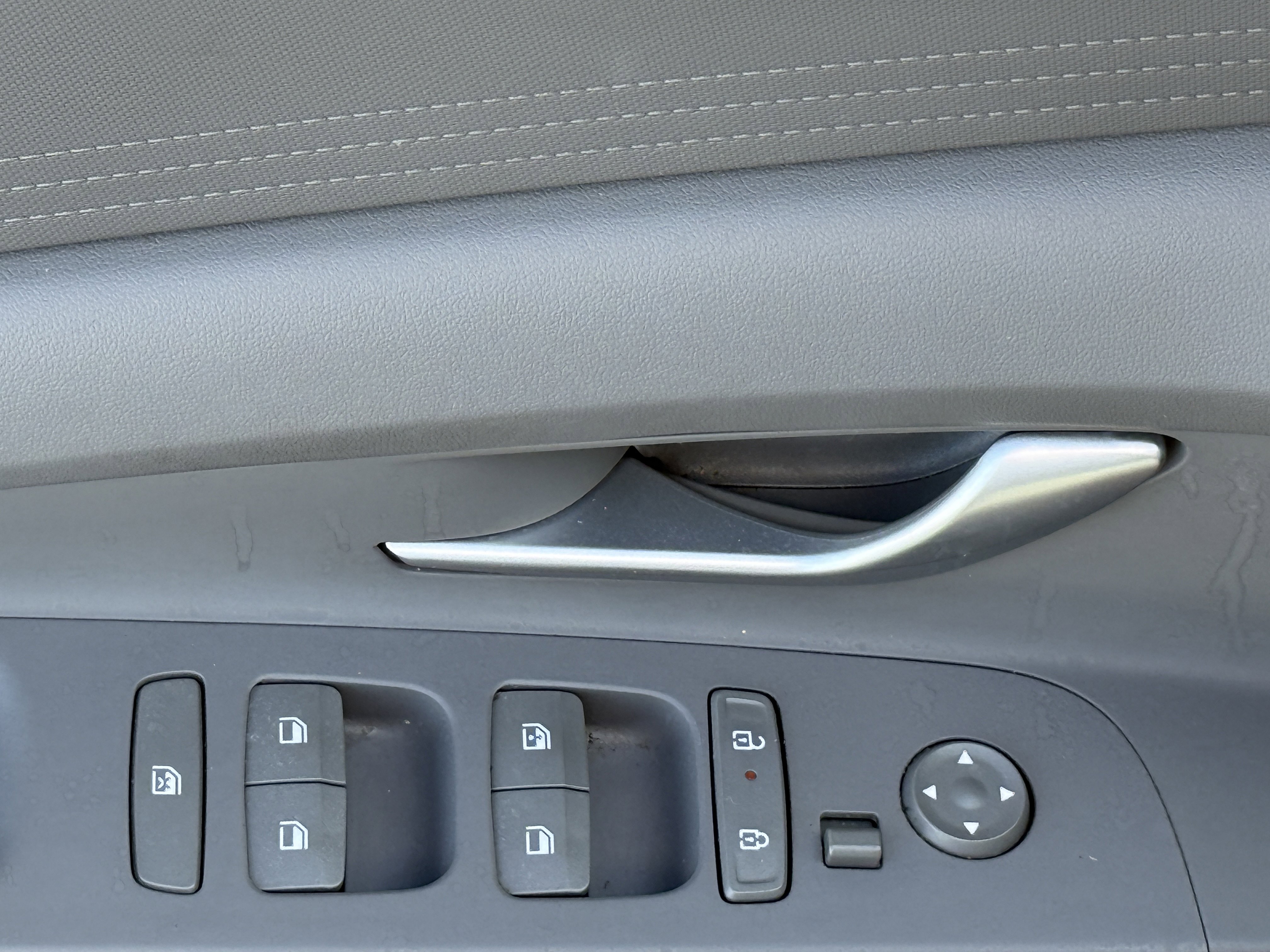 Used 2024 Hyundai Elantra Blue FWD image 29