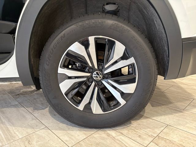 Used 2025 Volkswagen Atlas SE image 32