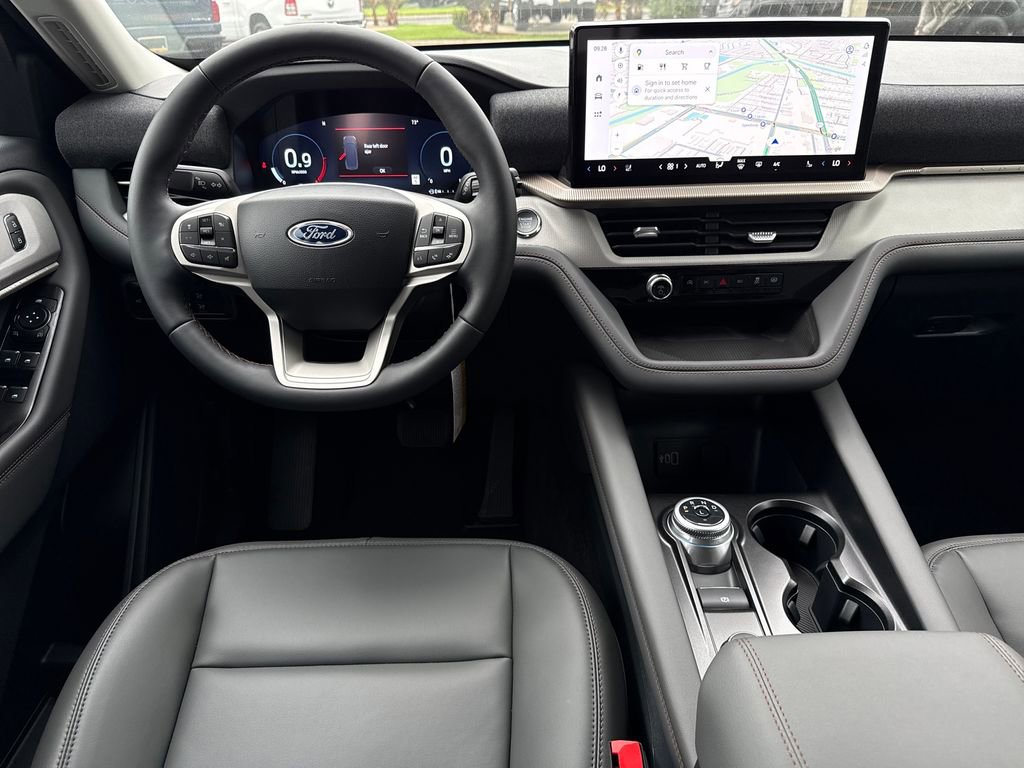 New 2026 Ford Explorer Active RWD image 5