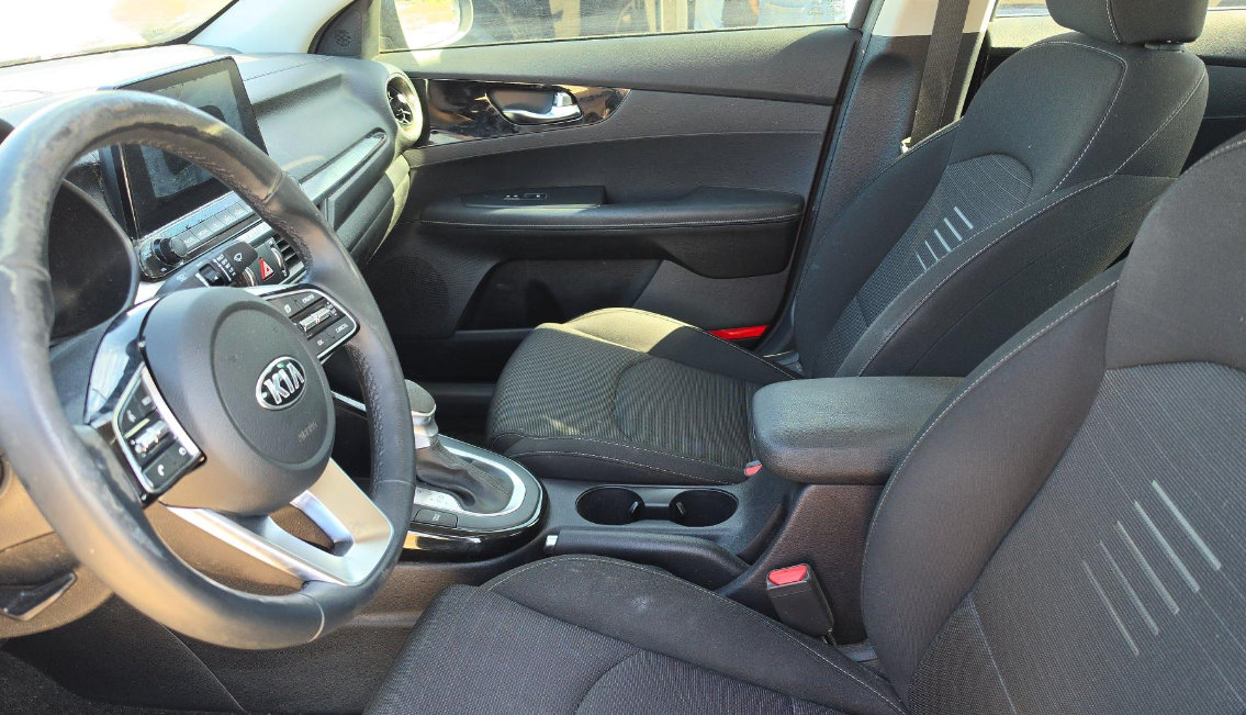 Used 2019 Kia Forte S w/ S Premium Package FWD image 6