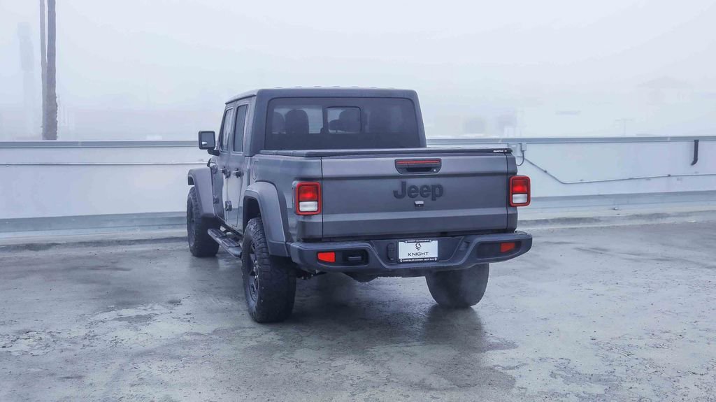 Certified 2021 Jeep Gladiator Willys image 7