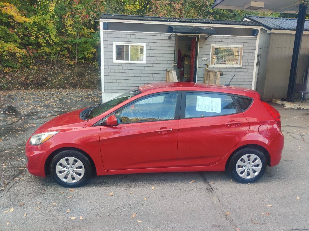 Used 2015 Hyundai Accent GS FWD image 3