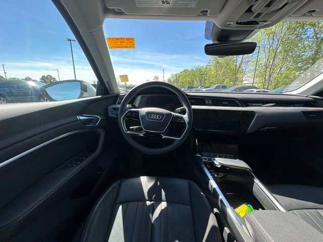 Used 2022 Audi e-tron Premium AWD/4WD image 16