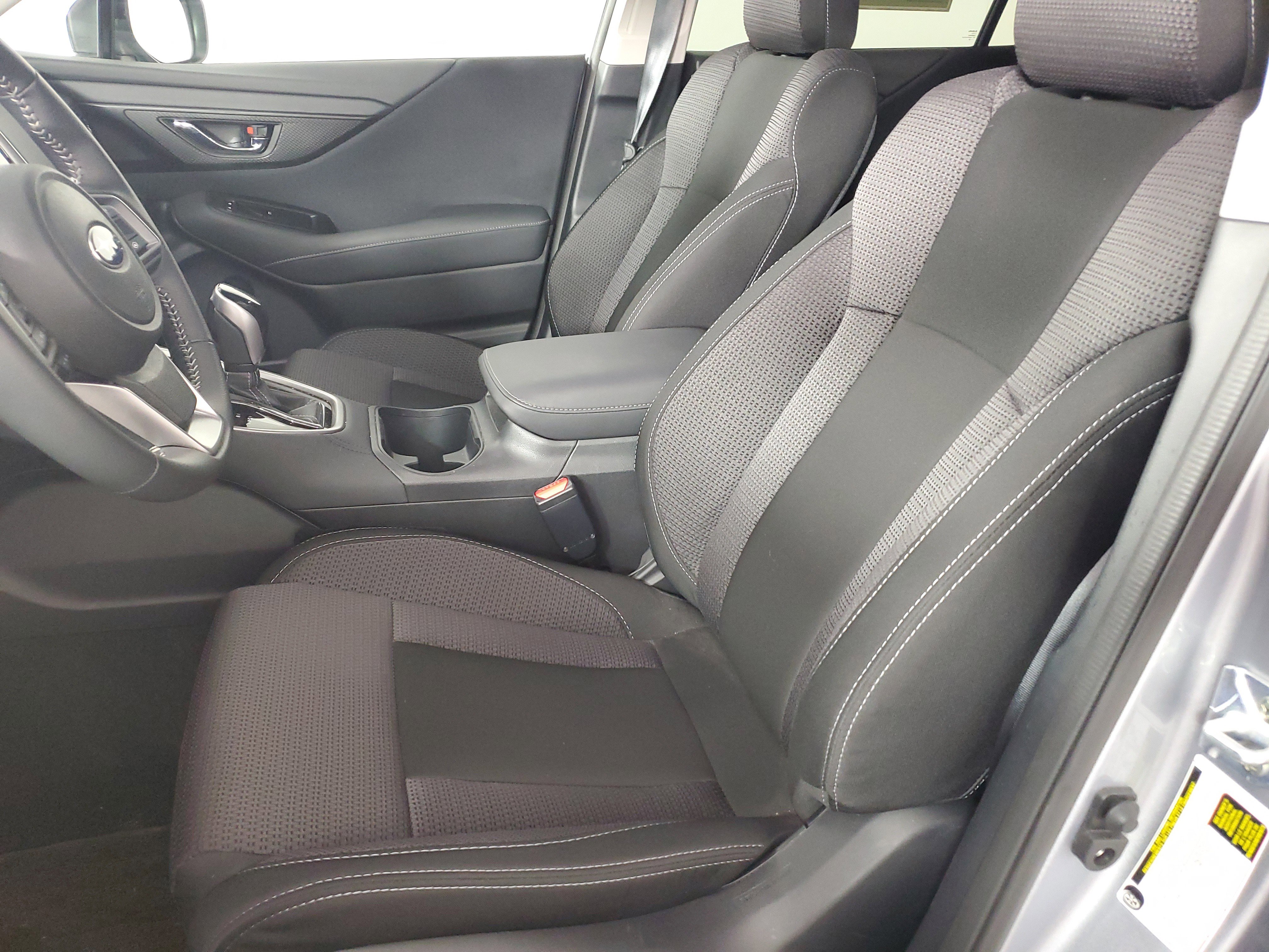 Used 2025 Subaru Outback Premium image 12