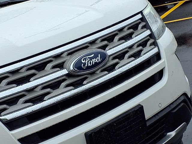 Used 2018 Ford Explorer XLT w/ Equipment Group 202A AWD/4WD image 32