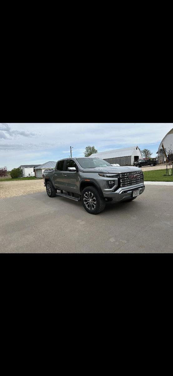 Used 2023 GMC Canyon Denali AWD/4WD image 5