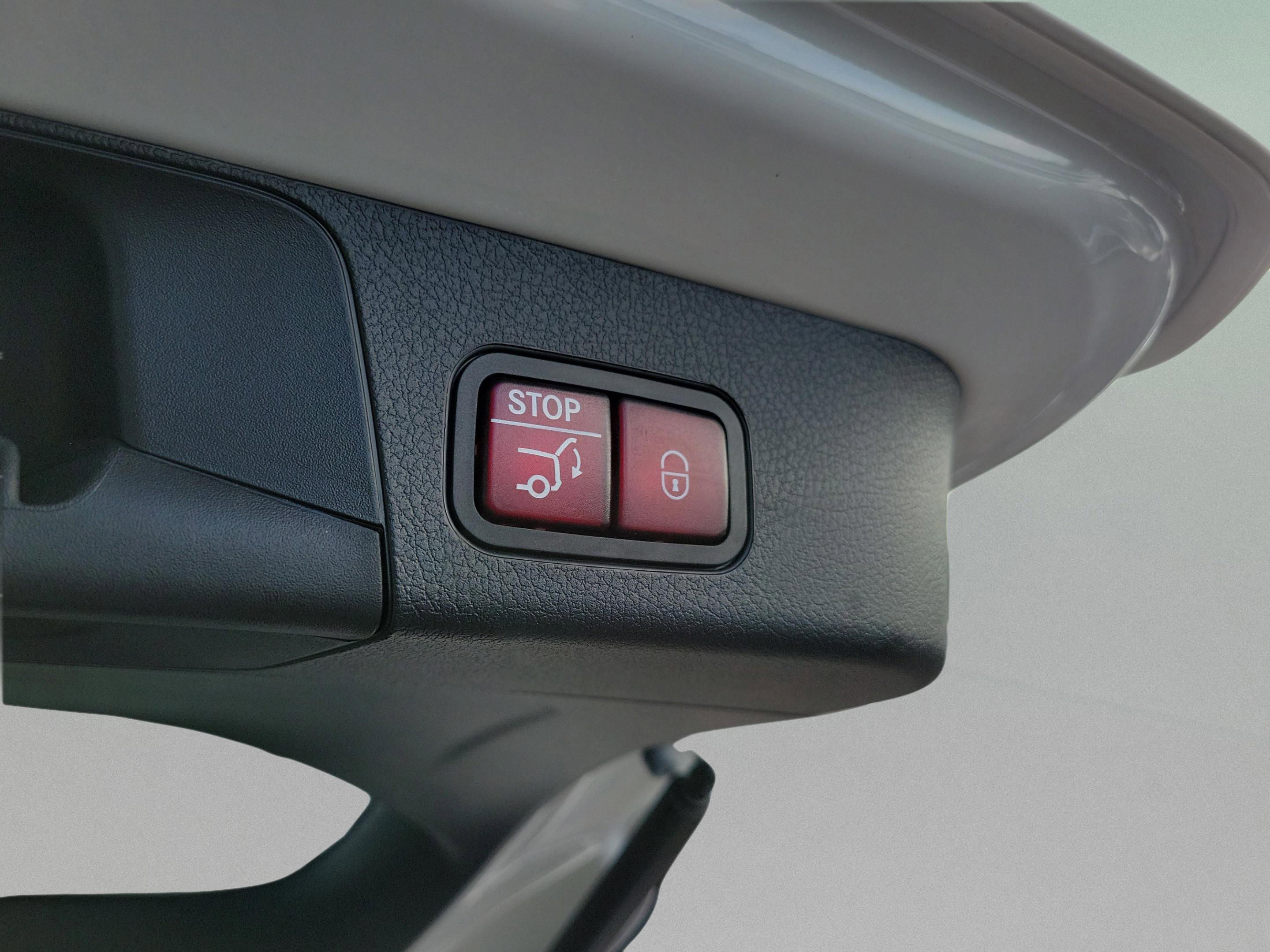 Certified 2025 Mercedes-Benz GLB 250 image 10