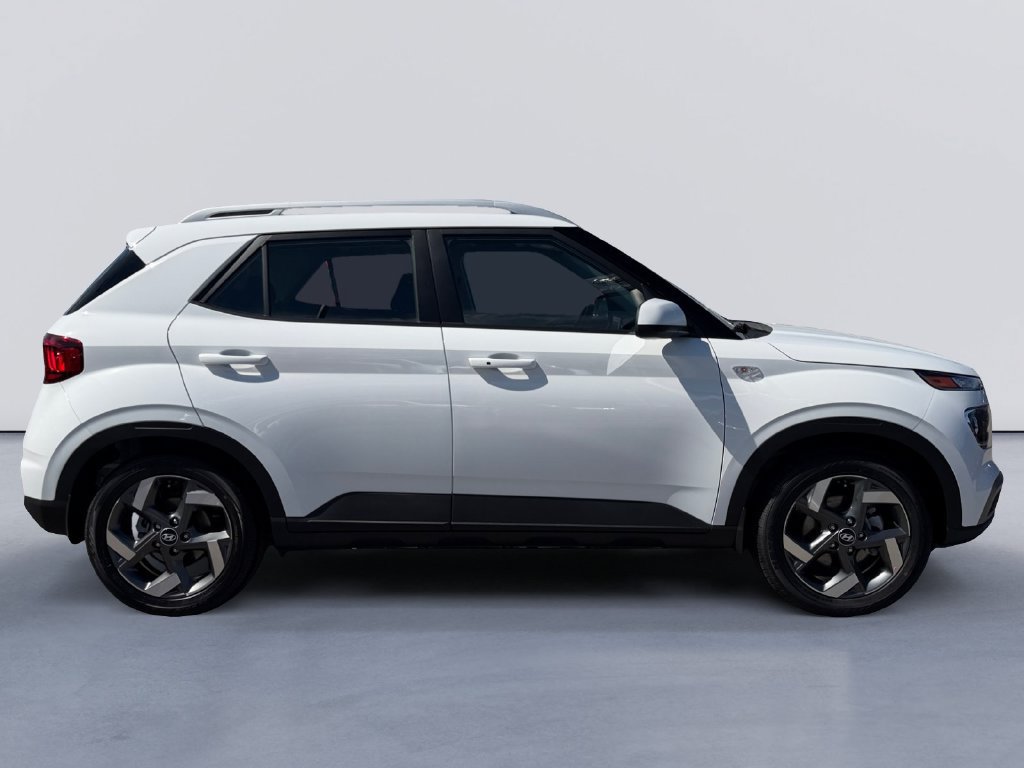 New 2026 Hyundai Venue SEL FWD image 2